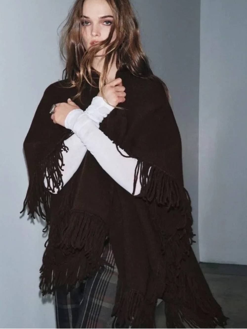 NWT. Zara Wool Blend Brown Fringed Knit Open Cape. Size M.
